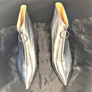 JOIE SILVER METALLIC TOP ZIPPER KITTEN HEEL ANKLE BOOTS SIZE U.S 7 EUR 37